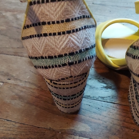 Yellow Strappy Heels with Patterned Block Heel - Picture 5 of 9